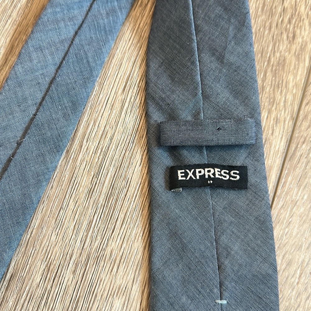 Express Tie - Picture 3 of 3
